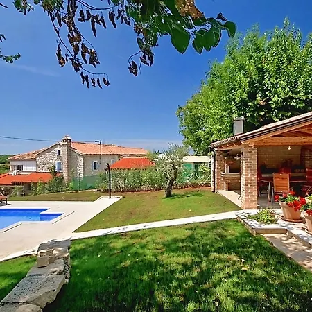 Beautiful In Dracevac With Swimming Pool