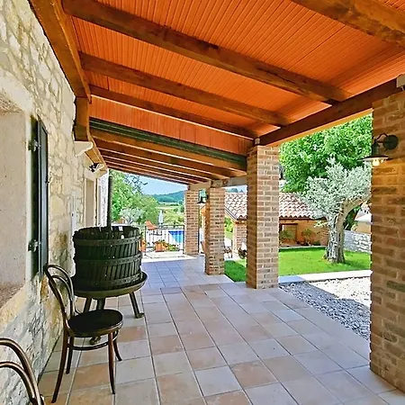 Villa Beautiful In Dracevac With Swimming Pool