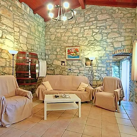 Villa Beautiful In Dracevac With Swimming Pool