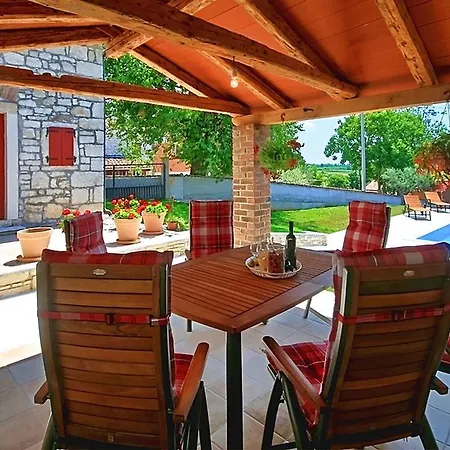 Villa Beautiful In Dracevac With Swimming Pool