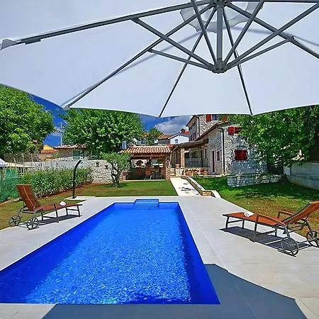 Villa Beautiful In Dracevac With Swimming Pool Poreč